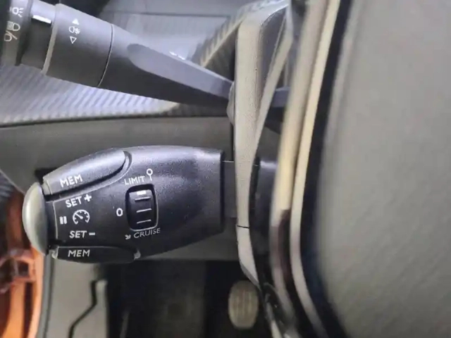 Peugeot 2008 puretech 100 s&amp;s bvm6 — photo 26