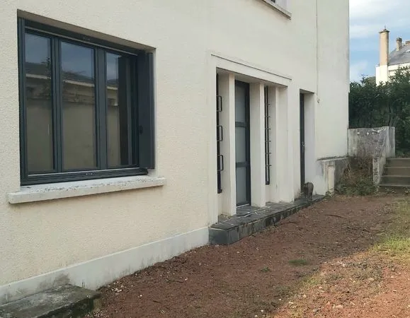 Maison rénovée de 110 m² avec jardin et parking - Angers (arrêt de tramway Farcy)