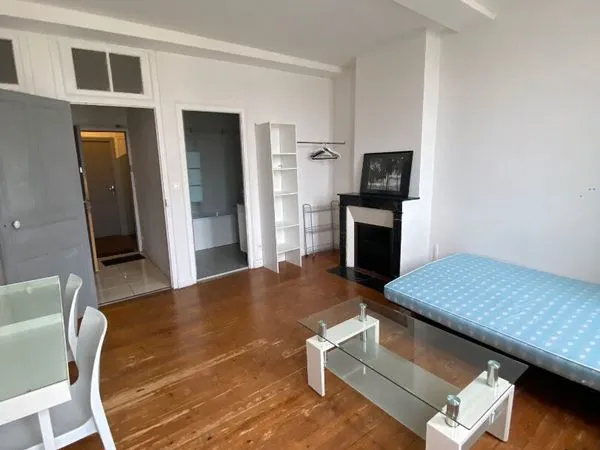 Studio 1 pièce 28 m²