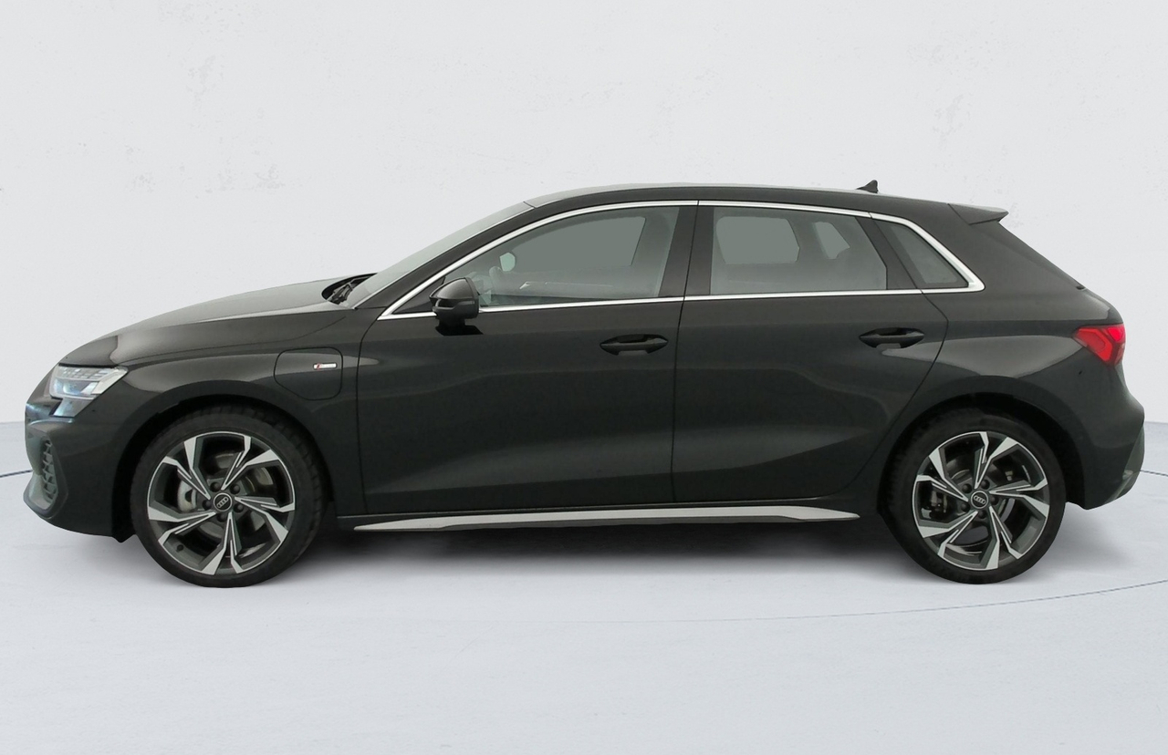 Audi A3 Sportback — photo 2