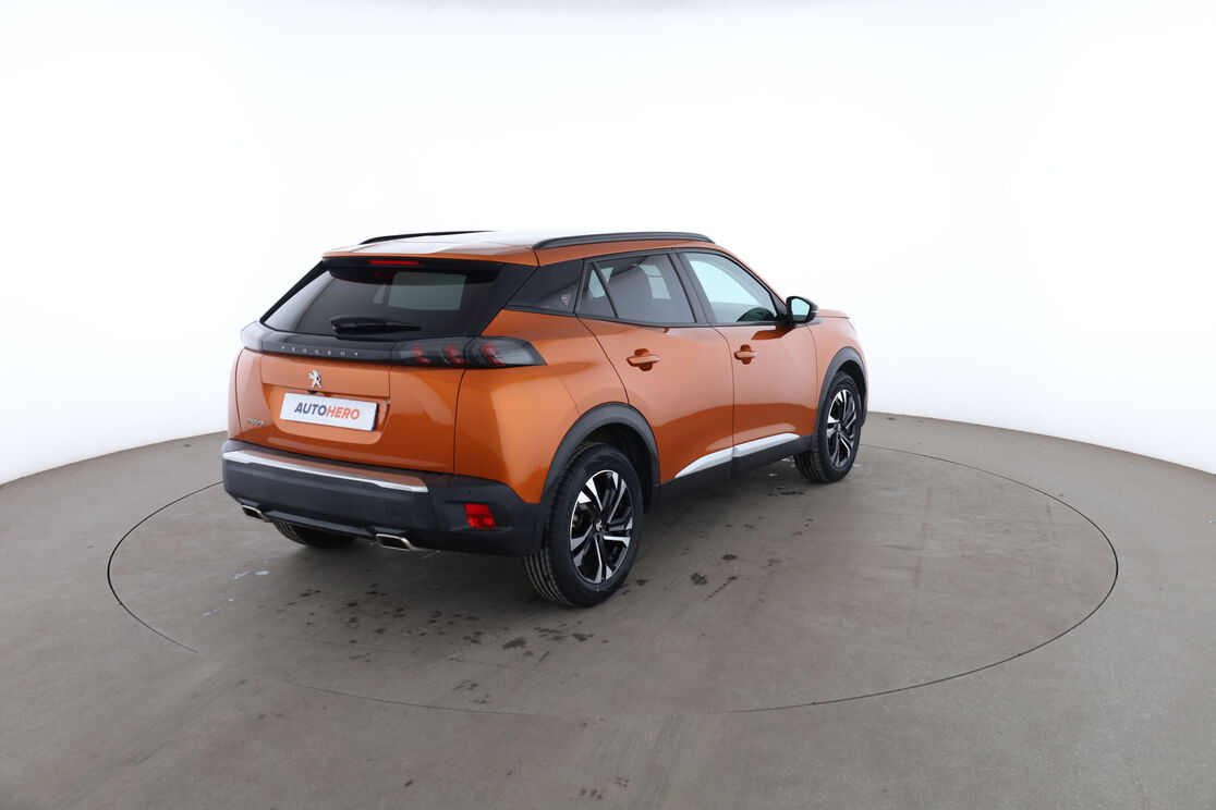 Peugeot 2008 1.2 PureTech Roadtrip EAT8 — photo 5