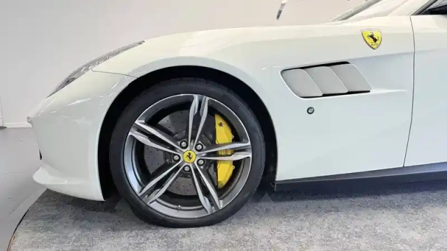 Ferrari Gtc4Lusso gtc4 lusso v12 6.0 690ch — photo 58