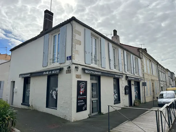 Local commercial Rochefort 117.42 m2