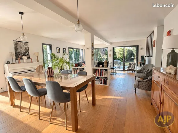 Maison 6 pièces 151 m²