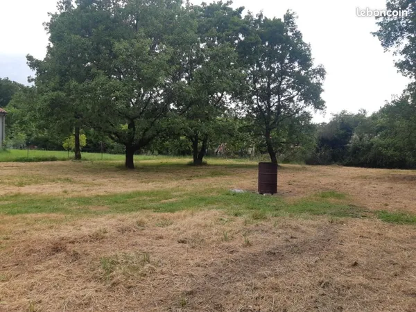 Terrain 1 000 m² Orgueil