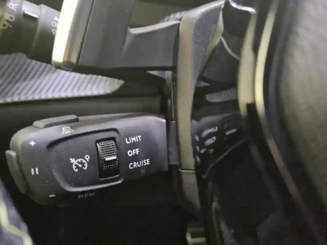 Peugeot 208 hybrid 110 e-dcs6 — photo 123