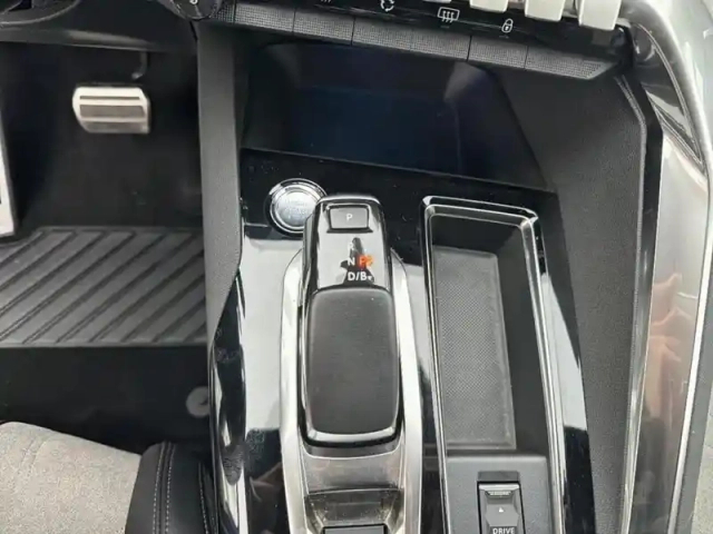 Peugeot 3008 hybrid 225 e-eat8 gt — photo 24