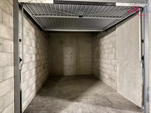 À LOUER Garage / Box fermé
