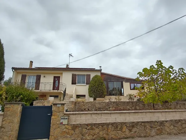 À VENDRE Belle villa lumineuse de 150 m2 avec vue exceptionnelle, à 5 km de Limoux