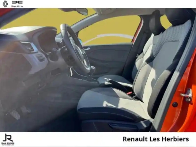 Renault Clio 1.5 blue dci 100ch evolution - 24 — photo 3