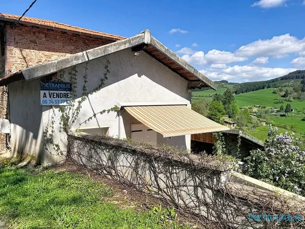Maison à la campagne avec terrain et dépendances