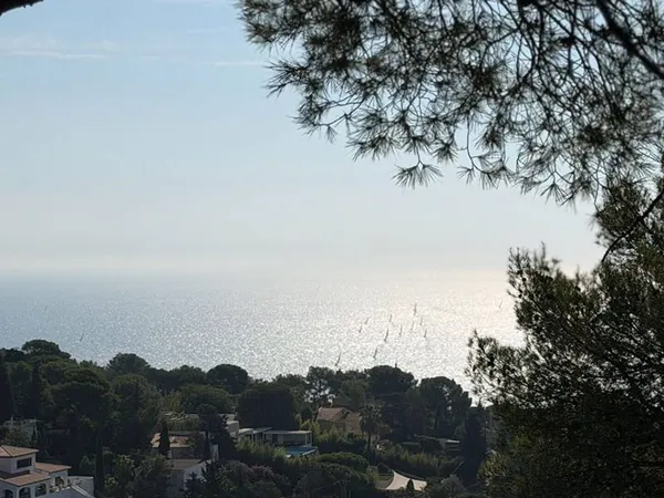 Terrain 652 m²