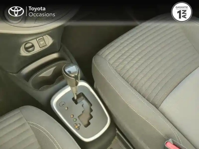 Toyota Yaris 110 vvt-i ultimate cvt 5p — photo 15