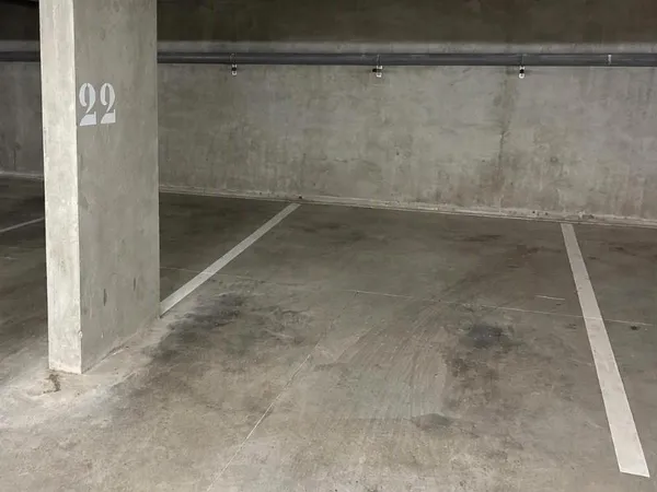 Garage et parking Location Saint-Priest 80€