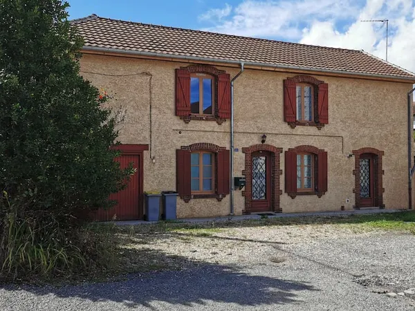 ECUISSES DANS LE VILLAGE