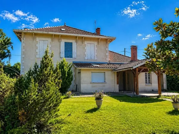 Villa de maître en vente 8 pièces sur 12158 m² à Salles