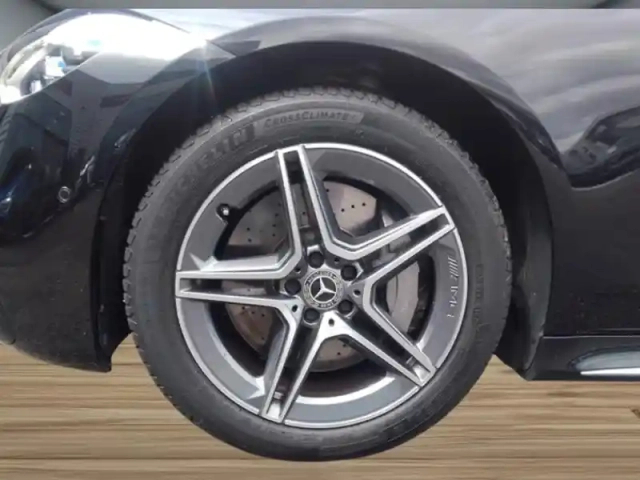 Mercedes Cla 580 e berline amg line — photo 41
