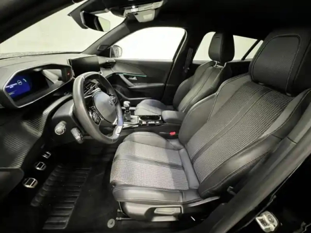 Peugeot 2008 1.2 puretech 130ch s&amp;s gt — photo 7