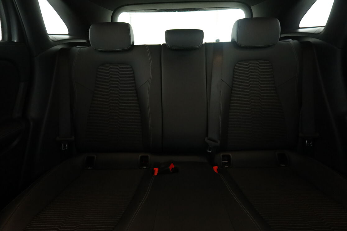 Mercedes-Benz GLA 200 d Progressive Line DCT — photo 14