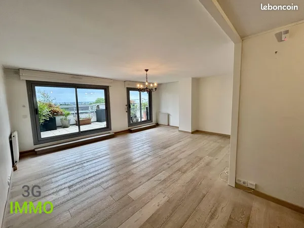 Appartement spacieux 116m2 | Deux grandes terrasses et un garage et deux parking | Tours Coty