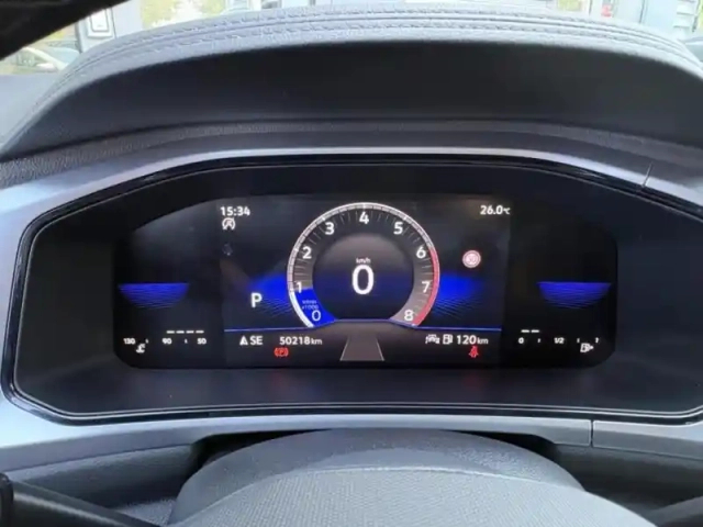 Volkswagen T-Roc 1.5 tsi evo 150ch life plus dsg7 — photo 15