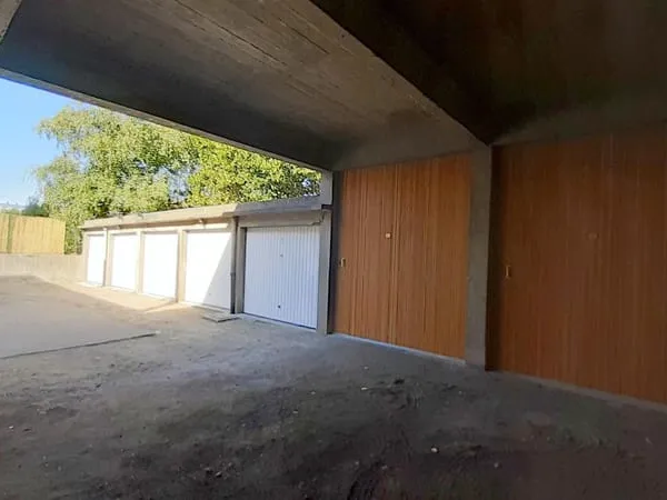 Garage/Parking
