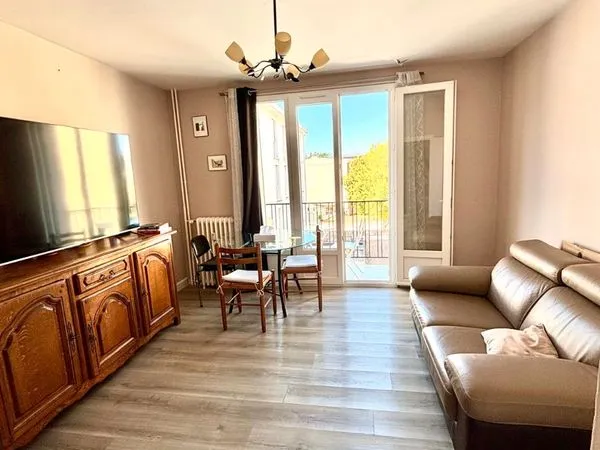 Location appartement T2 pour théâtre de rue d'Aurillac du 16/08/2026 au soir au au 23/08/2026