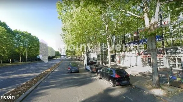 Local commercial 685 m²