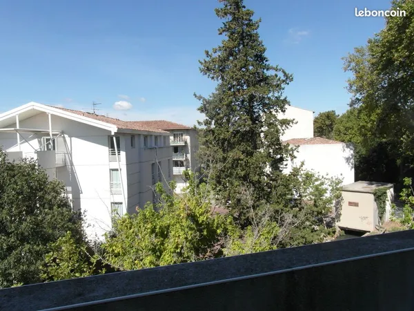 Studio à 500m des remparts Climatisé