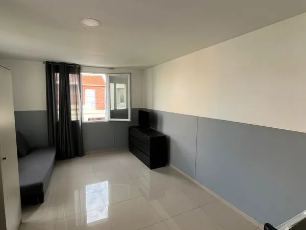 Studio meublé Villejuif 840euros CC