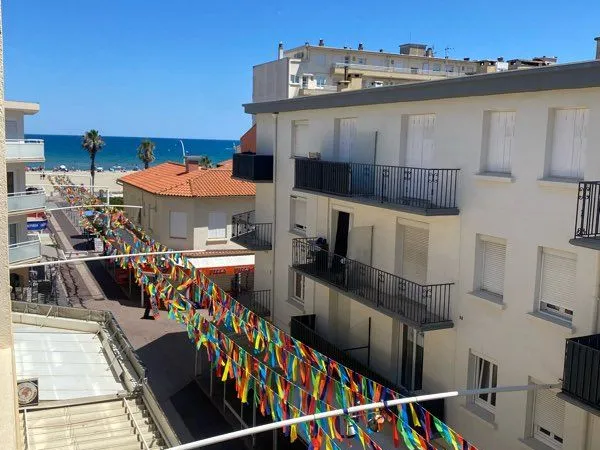 Appartement à Canet plage avec vue sur la mer à louer de septembre à juin : 700e/mois