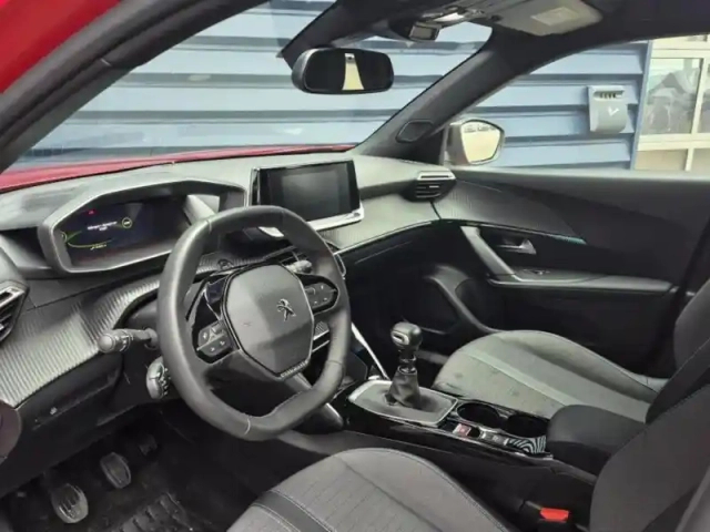 Peugeot 2008 1.2 puretech 100ch s&amp;s allure — photo 15