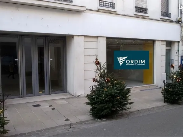 Local commercial 80 m² AUXERRE