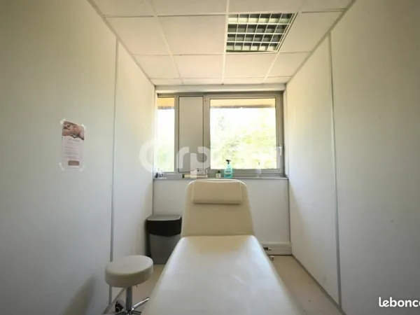 Bureau 128 m²