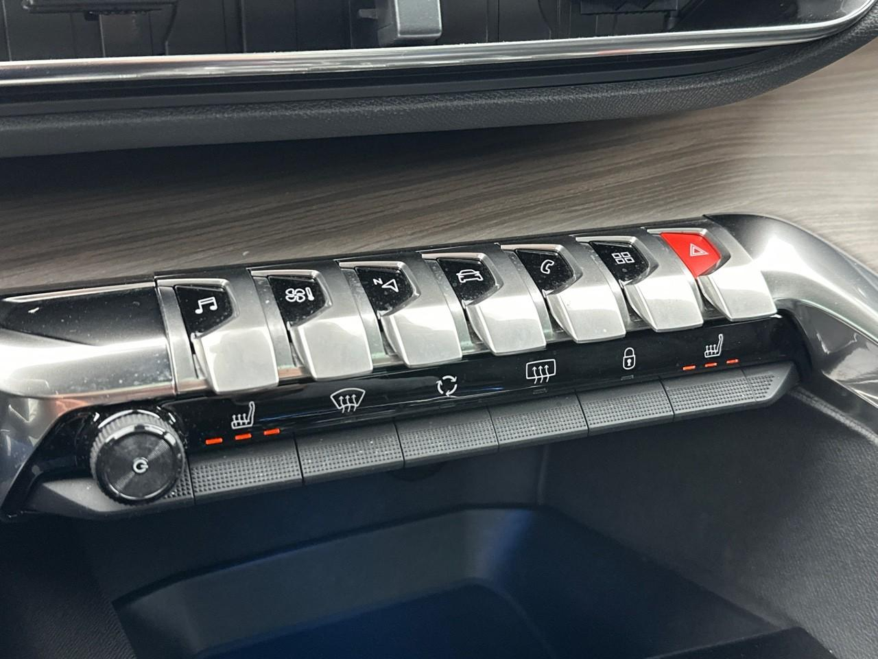 Peugeot 3008 puretech 130ch s&s eat8 gt pack — photo 28