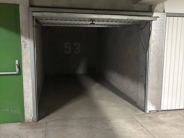 Parking 12 m²