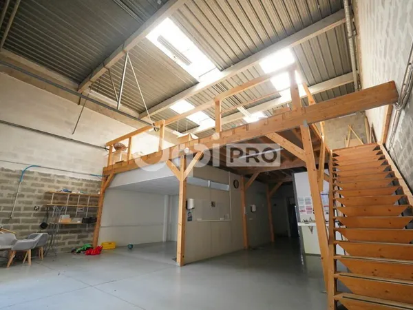 Local d'activité 189 m²