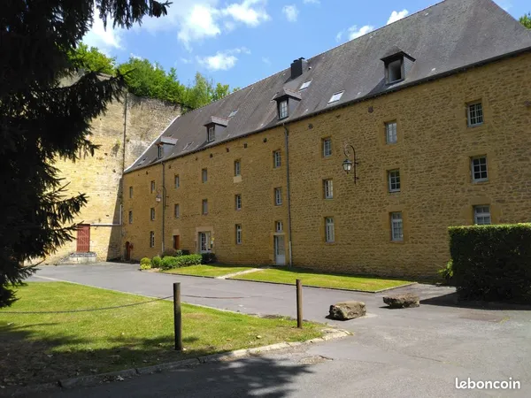 Studio meublé à louer