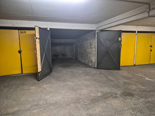 Parking 12 m²