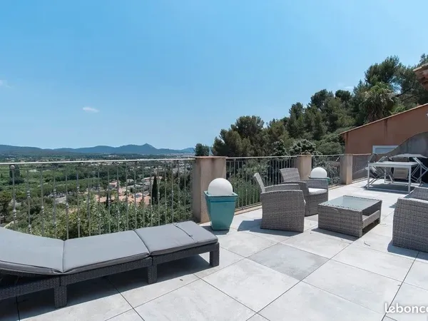 Superbe villa 230m2 à sollies ville /la farlede