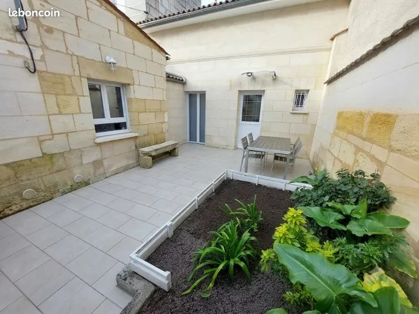 Maison 3 pièces lumineuse avec cour et clim
