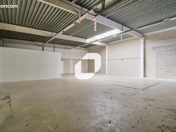 Local d'activité 770 m²