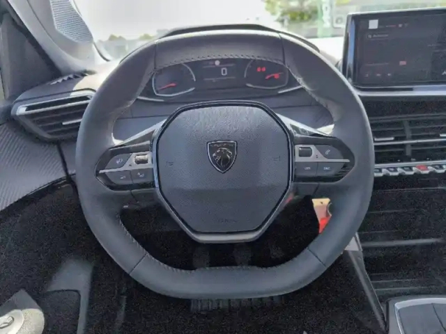 Peugeot 208 turbo 100 ch bvm6 — photo 9