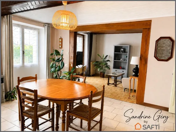 Aux portes de Craon Maison rénovée avec garage et jardin - Saint-Martin-du-Limet (53800)