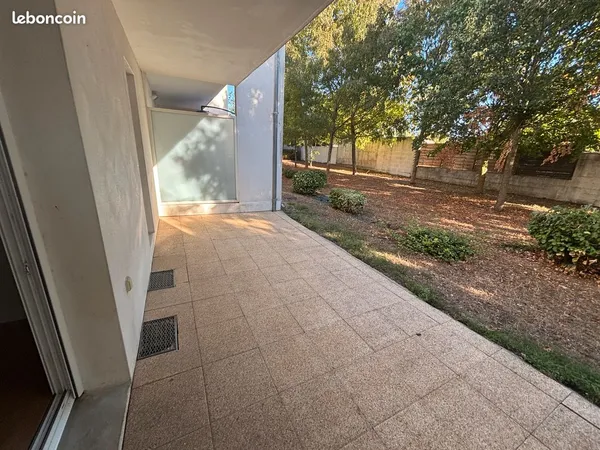 AV Beau T2 avec terrasse accès jardin