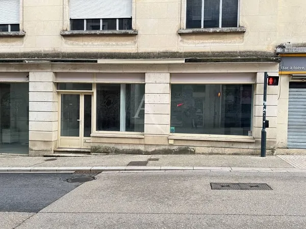 Local commercial 104 m²