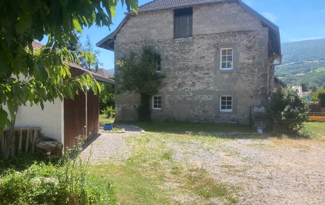 Photo 1