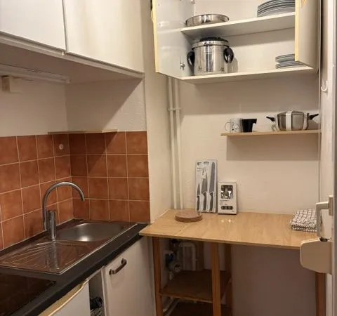 Studio meublé 20 m² lumineux - 2 min gare de Metz - 520 CC