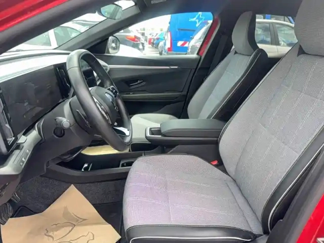 Renault Megane e-tech ev40 130ch standard charge — photo 10
