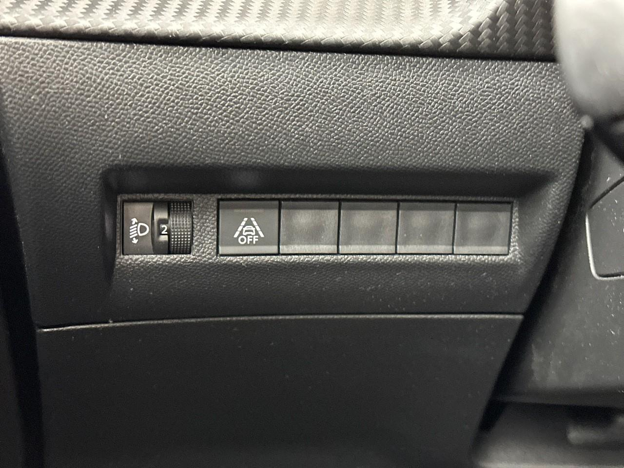 Peugeot 208 puretech 100 s&s bvm6 allure — photo 18